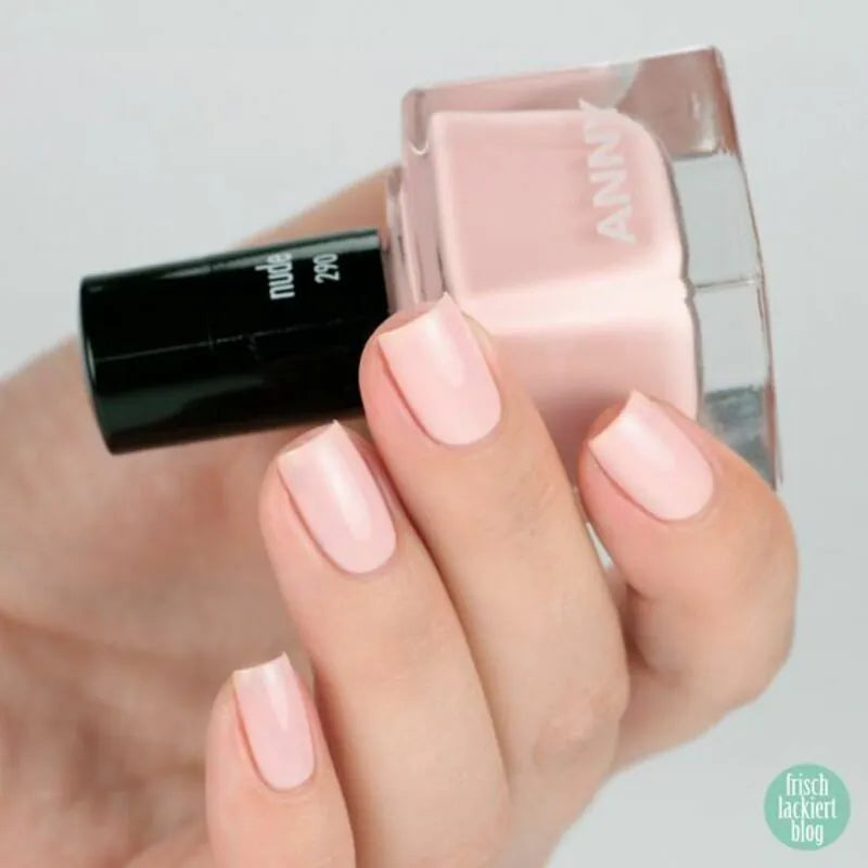 290 Nude